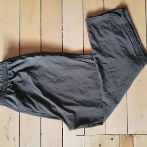 Lululemon crop on the fly pants